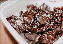 Alge auf einem Teller