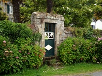 Bretagne Allerlei Szene in Argol, bretonische Spezialitäten und Souvenirs