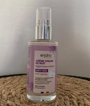 Endro Kollagen-Nachtcreme geöffnet – cremige Textur im Glastiegel