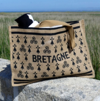 Preview: Jutetasche Bretagne & Triskele gefüllt mit Einkäufen