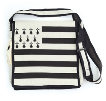 Schwarze Umhängetasche Gwenn ha Du auf Tisch liegend