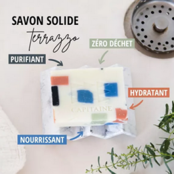 Preview: Zero-Waste Seife mit Aprikosenkernöl auf Holzunterlage