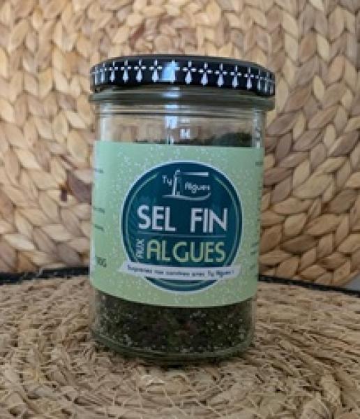 Feines Algensalz mit Dulse, Wakame und Meeressalat in Schale
