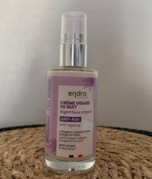 Endro Kollagen-Nachtcreme geöffnet – cremige Textur im Glastiegel