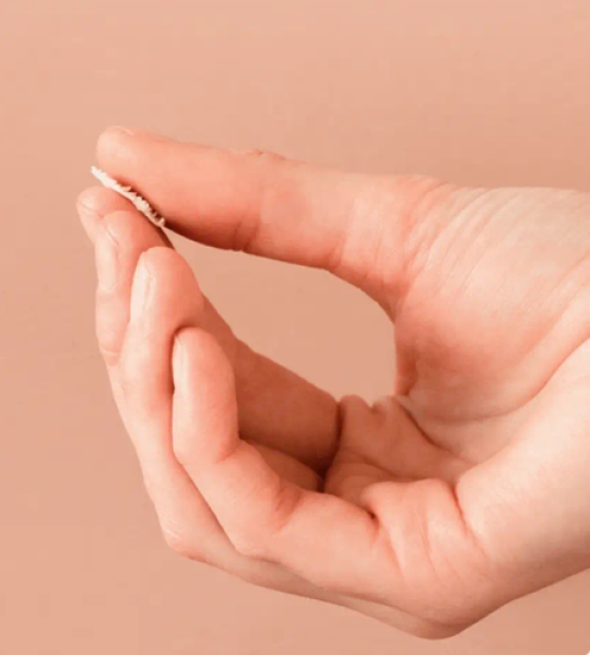 Zarte, schnell einziehende Textur – ohne Rückstände auf Kleidung