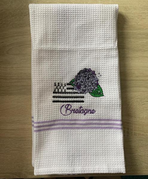 Geschirrtuch Bretagne mit eingestickter Hortensie und bretonischer Flagge Gwenn Ha Du