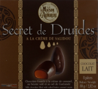 Vollmilchschokolade in Menhirform mit Karamellfüllung